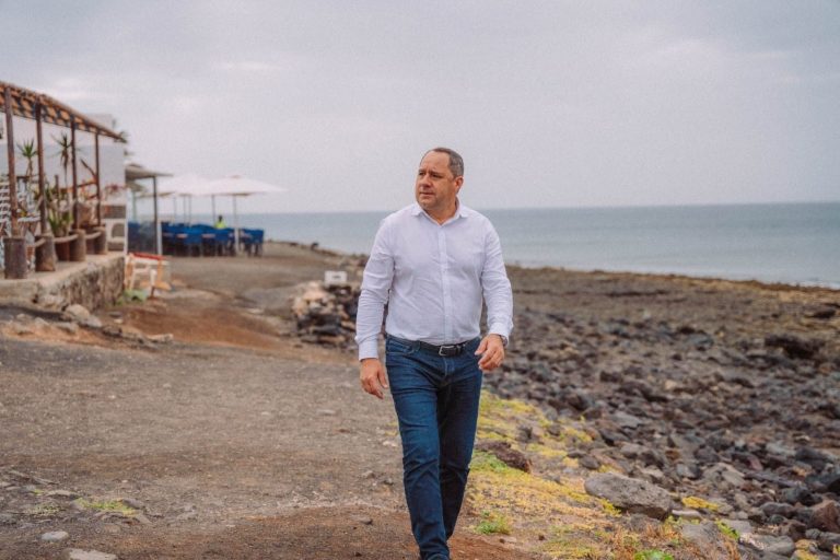 6b5424b5-da2c-4efb-8f91-9edfdfd53399