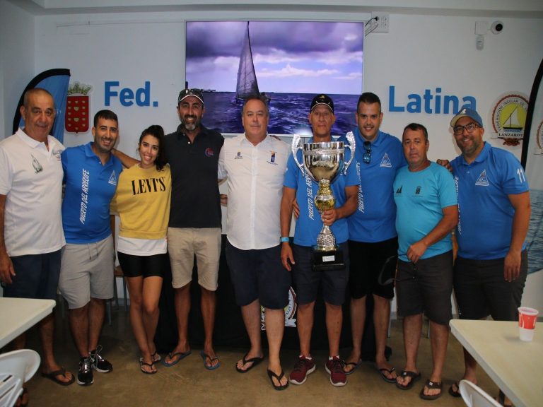TROFEO-APERTURA-DIA-DE-CANARIAS-7