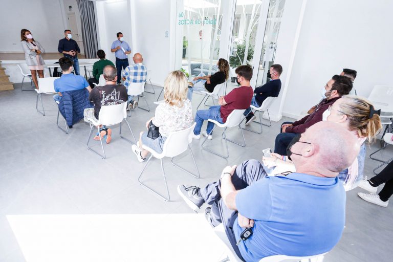 REUNIOiN-EMPRESARIOS-COSTA-TEGUISE-2