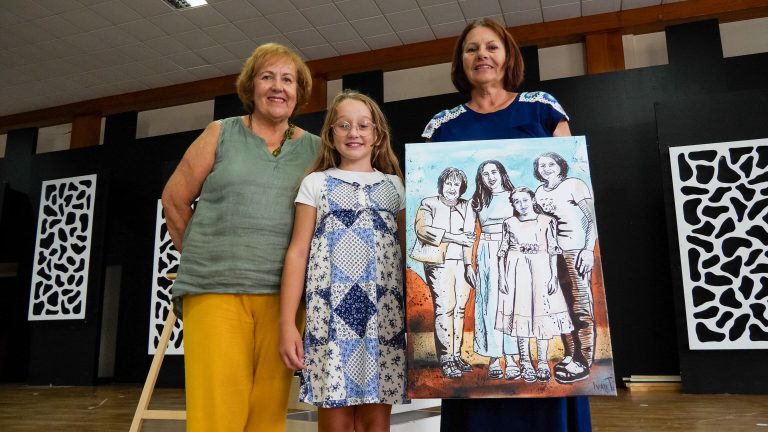 P1733514.00_24_43_39