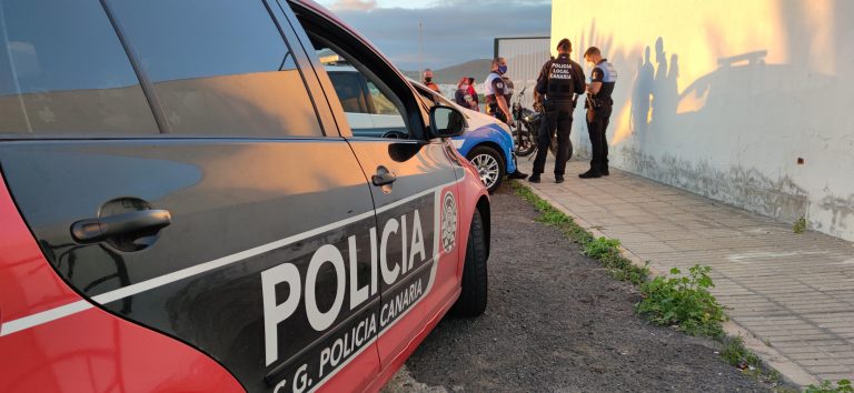 POLICIA-CANARIA-EN-LANZAROTE