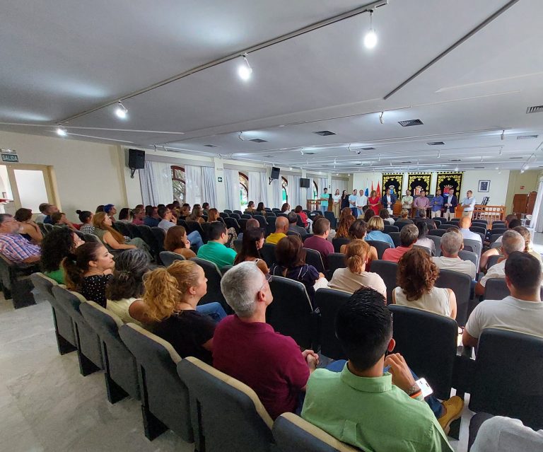 Reunion-con-los-trabajadores-del-Ayuntamiento-de-Arrecife