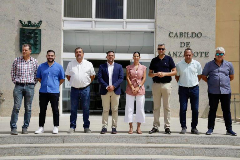 Minuto-de-silencio-en-el-Cabildo