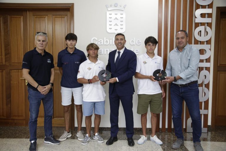 Recepcion-a-los-subcampeones-de-Vela-2