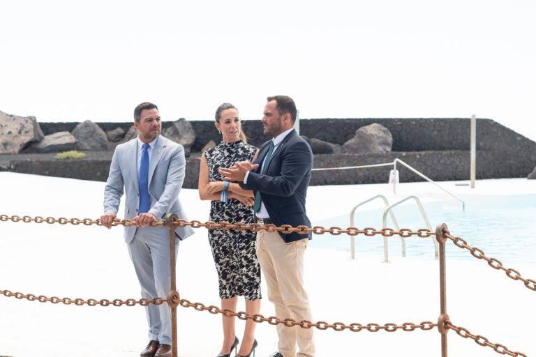 Reunion-y-visita-al-Islote-de-La-Fermina