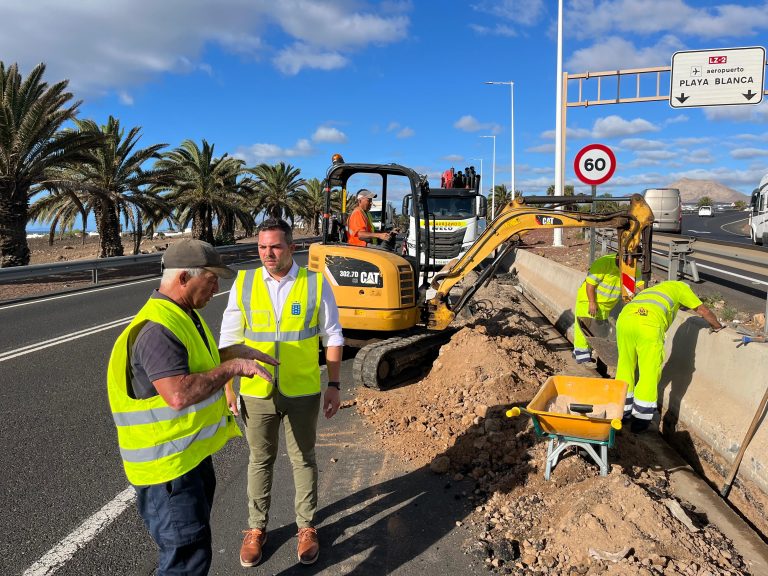 Jacobo-Medina-en-la-obra-de-canalizacion