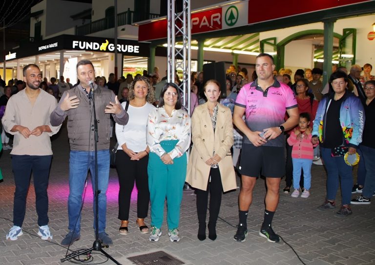 Gobierno-municipal-en-la-calle-comercial-Limones-de-Playa-Blanca
