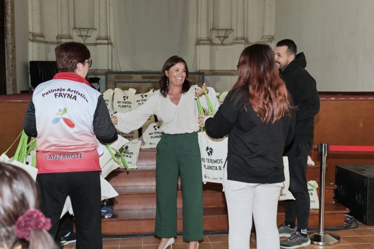 Fotos-Entrega-chaquetas-musical-NUNCA-DEJES-DE-SONAR-5