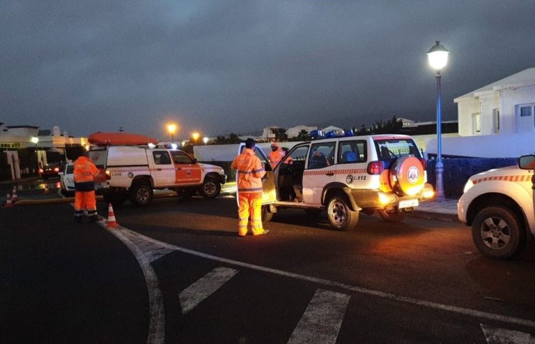 Recursos-de-Proteccion-Civil-prestando-atencion-ciudadana