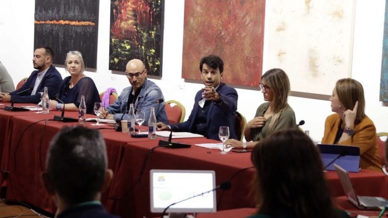 cb0a3d04-337d-4014-aaf8-00cbf0dbe5d5