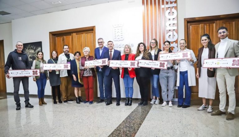 entrega-cheque-solidario-saborea-asociaciones-17_12_1200x689