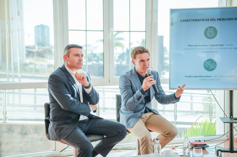 OSWALDO-BETANCORT-Y-HECTOR-FERNANDEZ-TURISMO-LANZAROTE