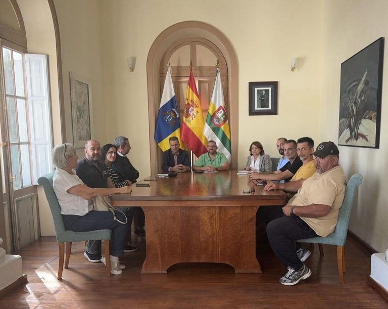 Reunion-Haria-con-el-sector-del-taxi