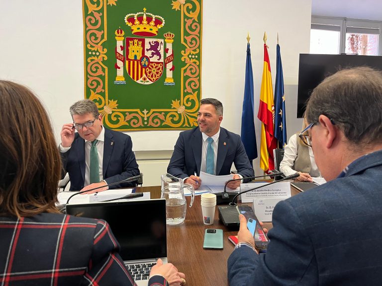 Jacobo-Medina-toma-posesion-en-la-comision-de-la-FEMP-1-1