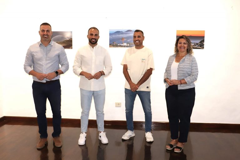 El-autor-con-representates-publicos