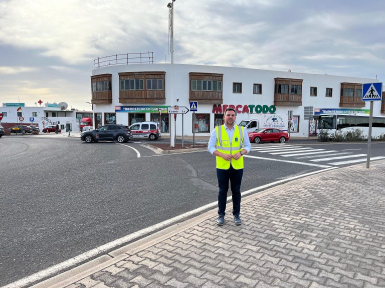 El-vicepresidente-en-la-rotonda-de-Playa-Blanca