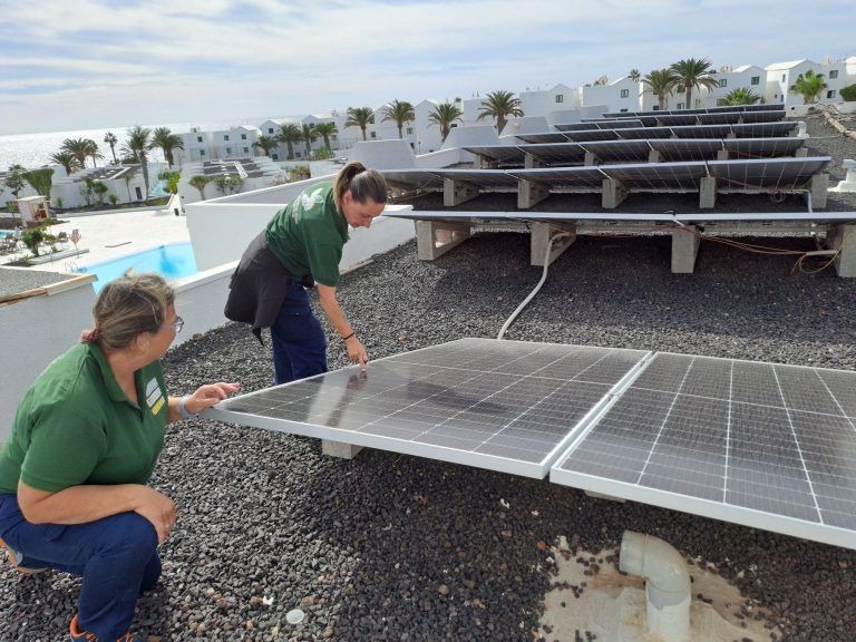 Instalacion-placas-solares-Centros-Civicos-SB