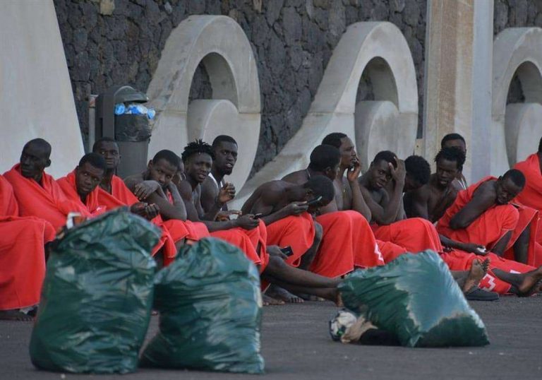 migrantes-kyz-U210439427635NG-1200x840@Canarias7