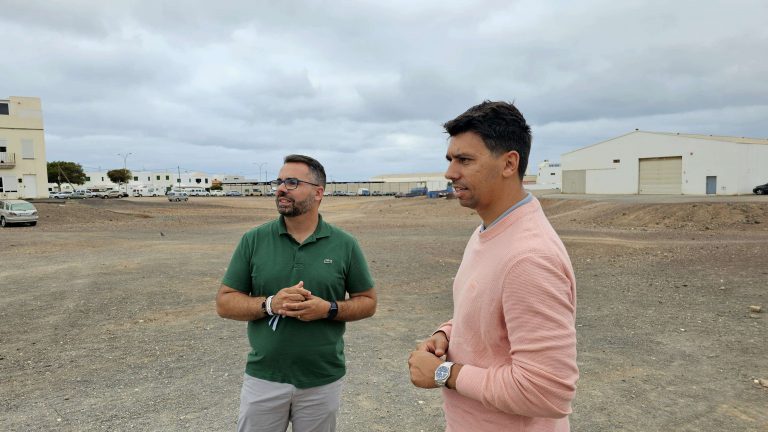 Visita al solar donde irá el Centro de Salud de Argana (5)