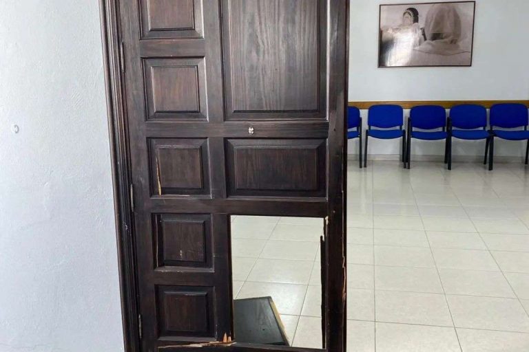 Desperfectos en el Tanatorio Municipal de Teguise (1)