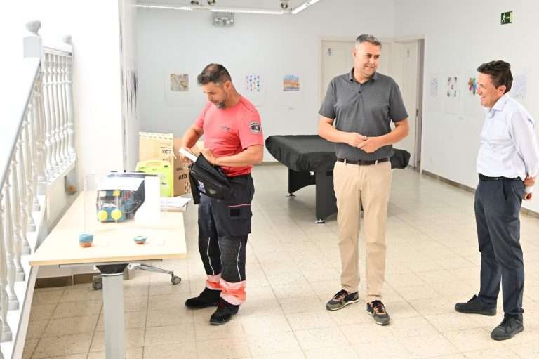 El Consorcio refuerza la red de desfibriladores