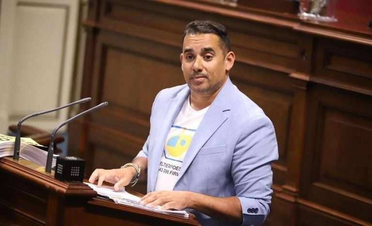 Yone Caraballo defiende la PNL sobre el helicoptero medicalizado en el parlamento