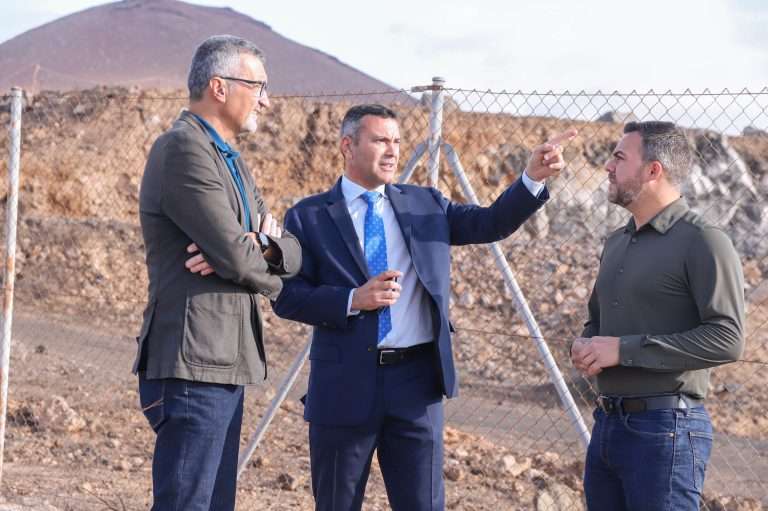 Visita solar Residencia de Mayores. Imagen de archivo