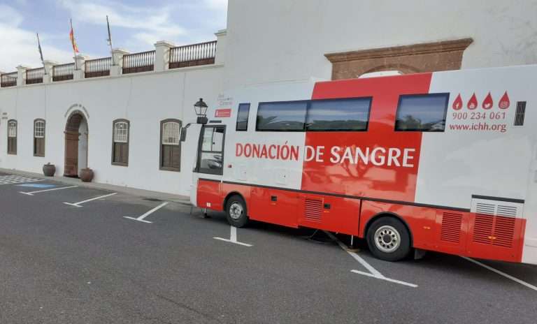 Unidad móvil del ICHH en Teguise