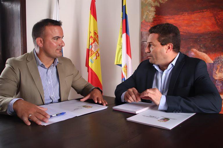 El alcalde Óscar Noda y el concejal de Obras Ángel Lago