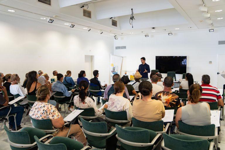 Maciot Cabrera recibe trabajadores convenio (3)