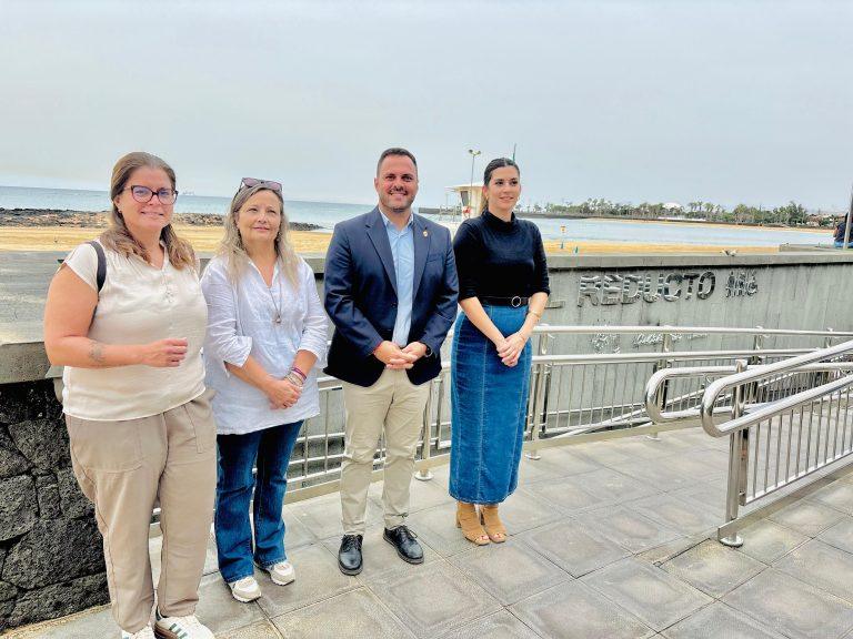 Arrecife estrena el primer baño público en las islas orientales para personas ostomizadas
