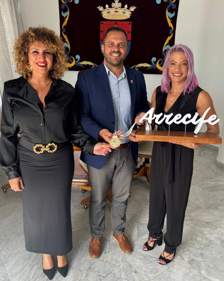 Arrecife felicita a la Diana López, embajadora de la ciudad, por su triunfo como Campeona del Mundo de Pole Dance en Suecia