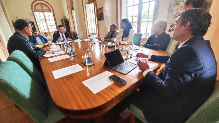 REUNIO?N CABILDO LANZAROTE Y HARI?A 3