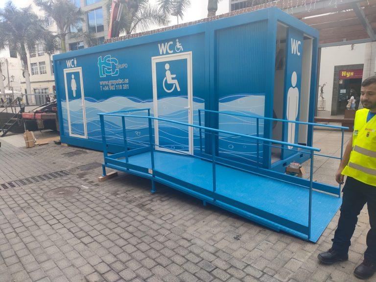 Arrecife refuerza los espacios públicos con zonas de aseos portátiles para reforzar la higiene de la zona en los eventos de fin de año