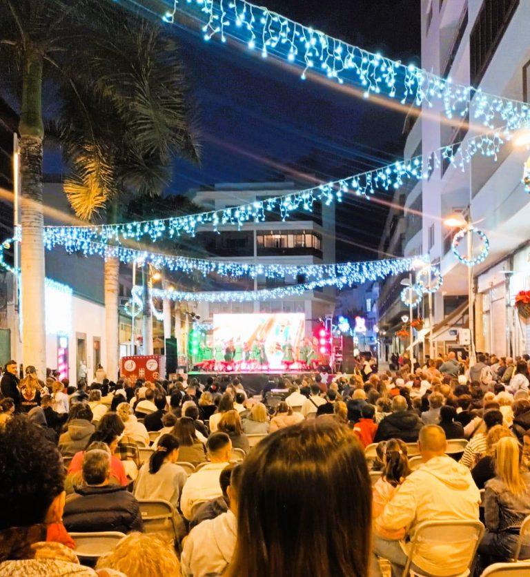 La zona comercial abierta se llena de público con las actividades de la Concejalía de Comercio y Turismo del Ayuntamiento de Arrecife