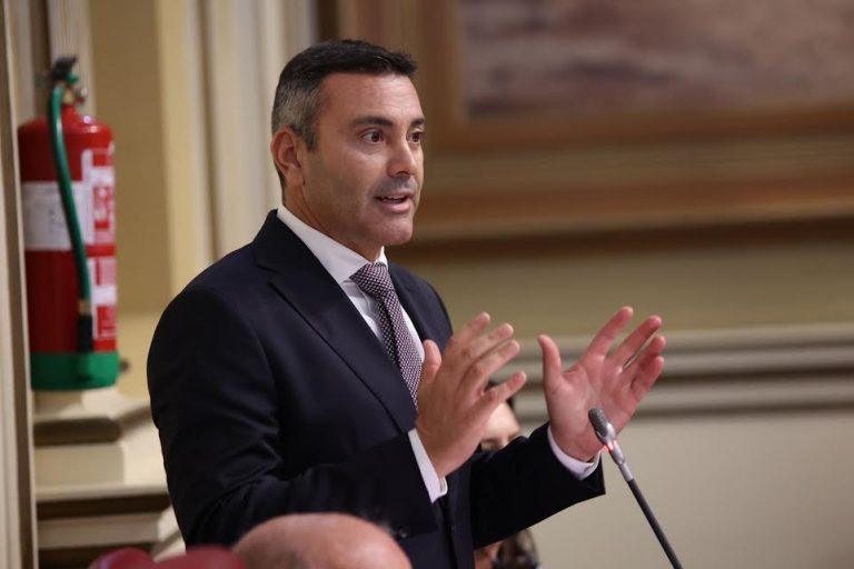 Oswaldo Betancort, en su intervención en el Pleno del Parlamento de Canarias de este martes 10 de diciembre