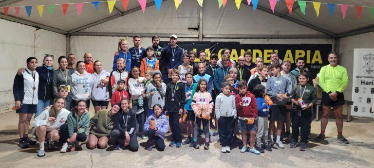 Participantes junto al alcalde en la XIV Carrera de Tabayesco