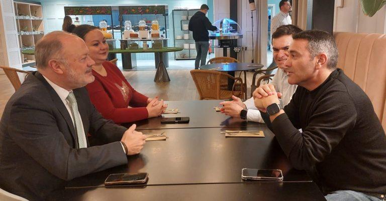 Reunión de Oswaldo Betancort con directivos de Iberia en Madrid