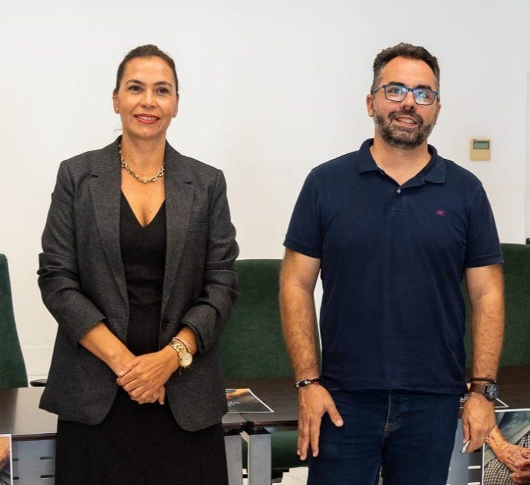 Echedey Eugenio y Maite Corujo