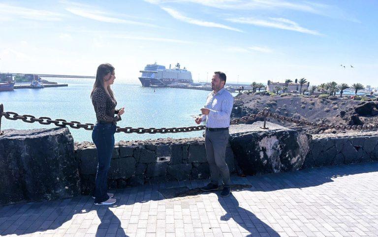 Yonathan de León y Davinia Déniz en el Paseo Marítimo