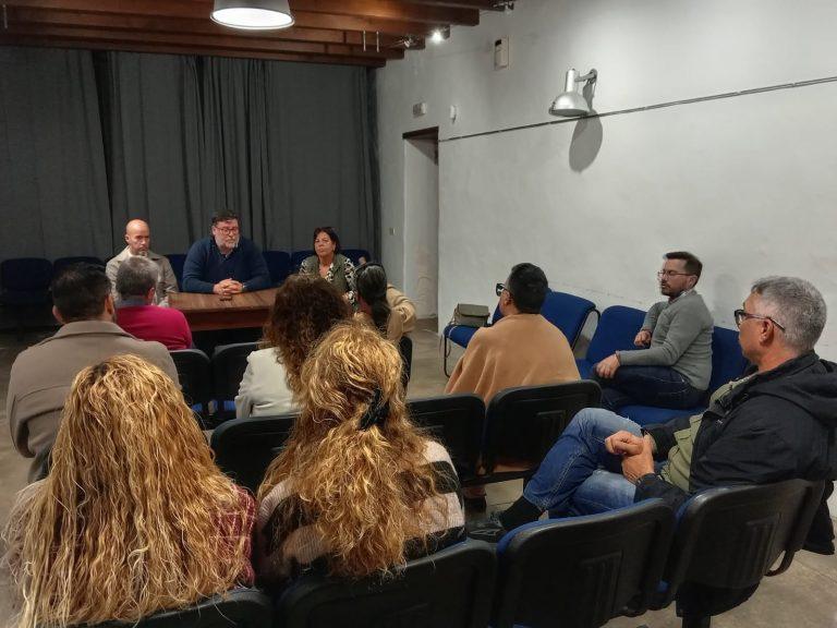 Instante de la reunión mantenida con el tejido asociativo