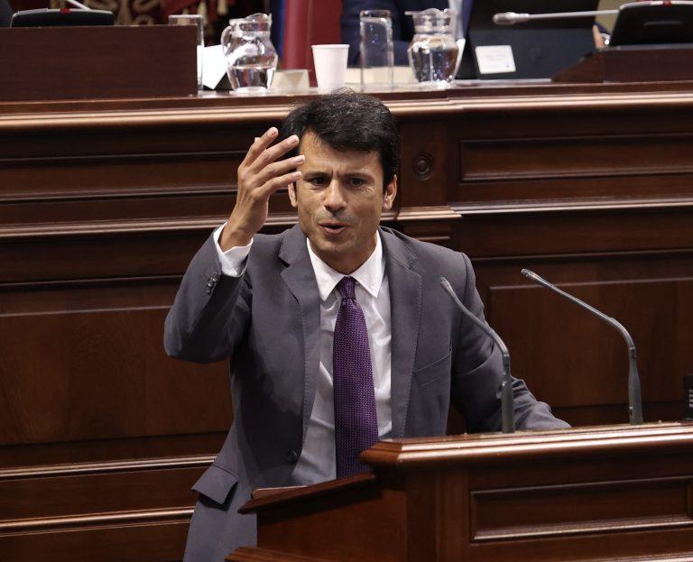Marcos Bergaz (PSOE) en el Parlamento canario