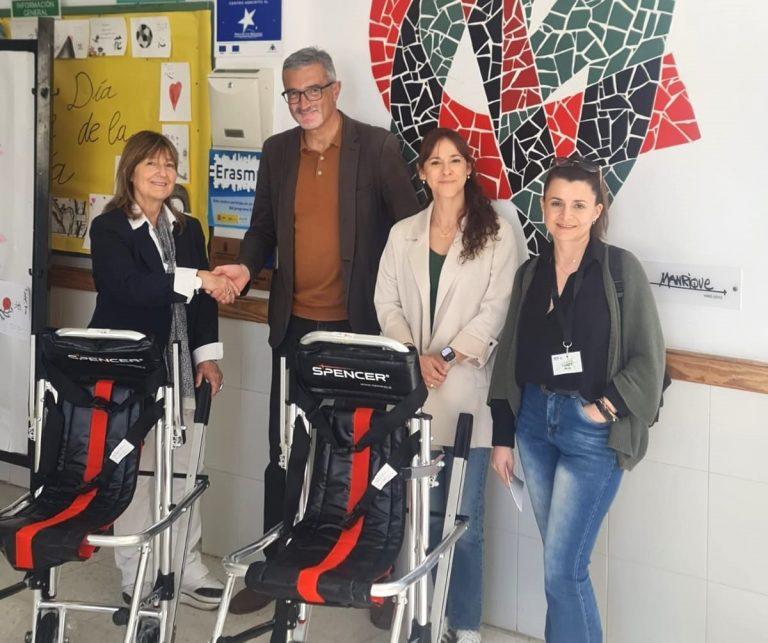 Donación sillas IES César Manrique