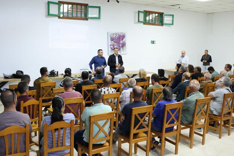 Charla con agricultores del norte