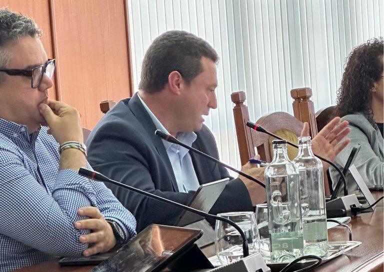 Óscar Noda en el Pleno del Cabildo