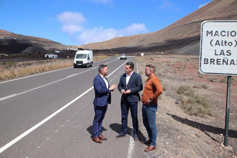 Jacobo Medina junto al alcalde y al concejal de Obras