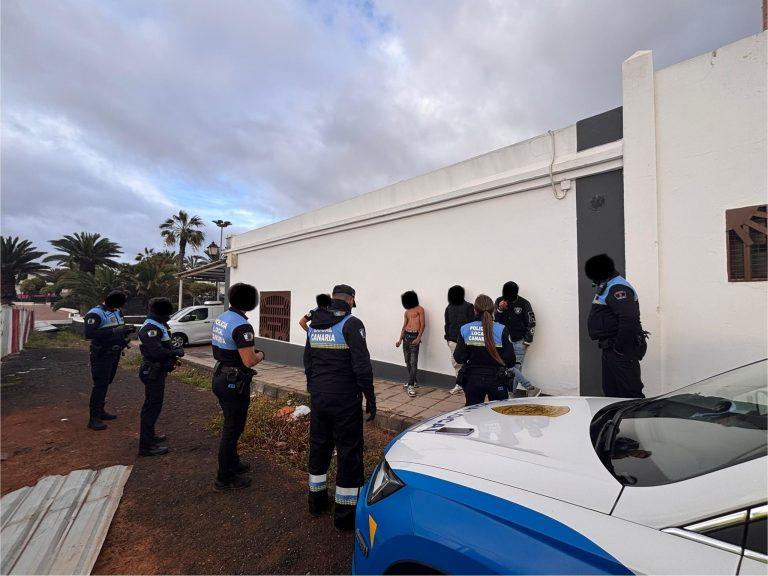 La Policía Local de Arrecife desokupa una obra inacabada en el barrio de Altavista
