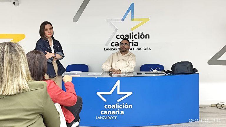 Migdalia Machín, secretaria insular, y Echedey Eugenio, secretario de Organización, en una reunión anterior