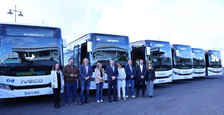 Presentación trece nuevas guaguas