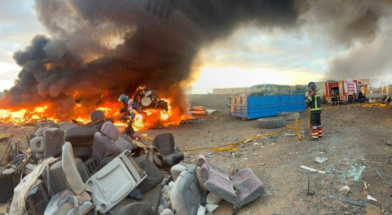 Incendio en un antiguo desguace de coches